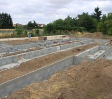 Vide sanitaire avec passage des gaines et des tuyaux eaux usées