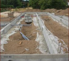 Vide sanitaire avec passage des gaines et des tuyaux eaux usées