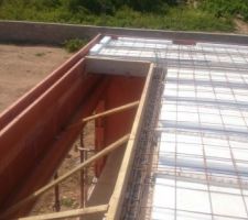 Préparation de la dalle pour l'étage !
Ici, c'est la descente de l'escalier.