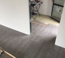 Carrelage porte Cellier / Cuisine