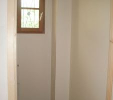 Peinture des wc terminée (couleur lin), reste les plintes à mettre, mais après le carrelage