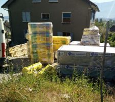 Livraison de la laine de verre et du BA13