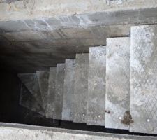 Escalier d'accès au sous-sol