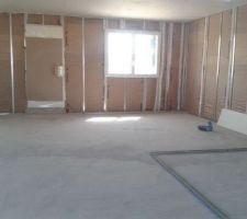 Le tas de terre de remblai qui reste sur le terrain :(