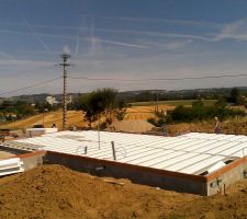 - Plancher sur hourdis avec coque polystir&egrave;ne