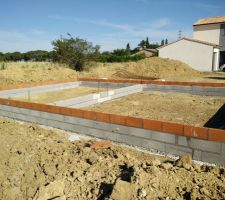 Parpaings vide sanitaire en place