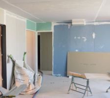 Passage salon-bureau