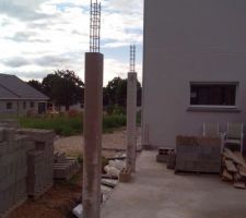 Poteaux de la  terrasse couverte