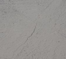 Fissures sur dalle