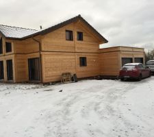 Petite vue de la maison sous la neige...