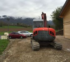 Terrassement terminé et mis au propre de notre terrain
En attendant la mise en gazon....