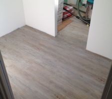 Parquet vinyl dressing   salle de douche parentale