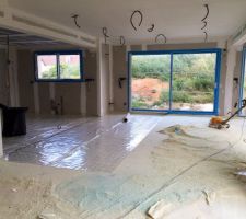 Ravoirage isolant (mousse polyuréthane) pour plancher chauffant