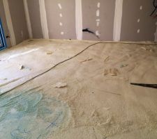 Ravoirage isolant (mousse polyuréthane) pour plancher chauffant
