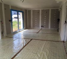 Ravoirage isolant (mousse polyuréthane) pour plancher chauffant