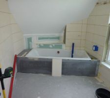 Carrelage salle de bain et habillage de la baignoire