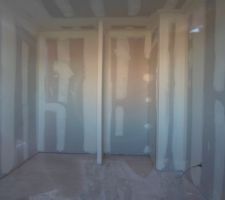 Placo fini ... dans la chambre d'Ana