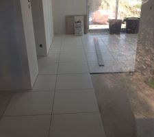 Carrelage silk white 60*60 cm de chez guéguiner matériaux