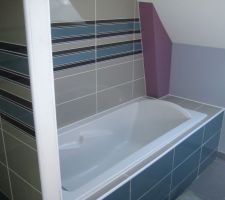 Faïence de la salle de bain de l'étage.