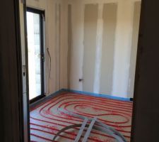 Chauffage au sol dans la chambre