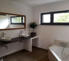 Encore quelques petits travaux et ce sera bon. (Placards, 2ème plan sous celui en basalte, quelques plinthes...)