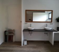 Encore quelques petits travaux et ce sera bon. (Placards, 2ème plan sous celui en basalte, quelques plinthes...)