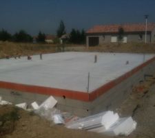 Le plancher est coul&eacute;