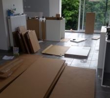 Cuisine IKEA en cours de montage