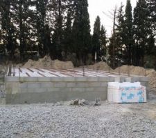Le vide sanitaire est fait, maintenant, place au plancher
