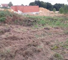 Terrain c&ocirc;t&eacute; voisin