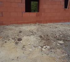 Remblaiement contour de la maison  terminé