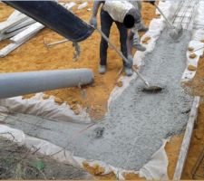Pose du beton, configuration identique à la production pas de rajout d'eau, aie ça tire !!