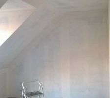 Jour 1 : Sous-couche de la chambre 3 faite.