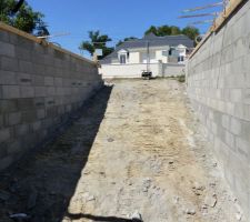 Elevation des murs de la descente du sous-sol