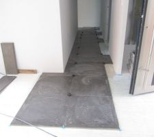 1er jour de pose de carrelage ce jour mardi 4 août 2015