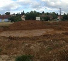 Voici une photo panoramique de l'excavation...