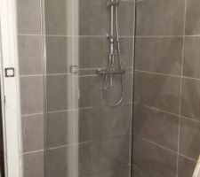 Paroi de douche posée :)