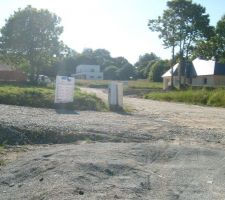 Hauteur du terrain et d&eacute;nivel&eacute; places de stationnement