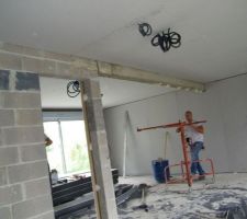 Étage vue système de pose placo poutre, amorce du caisson