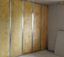 Cloison et isolation en laine de verre