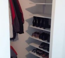 Vestiaire sur mesure de l'entrée.