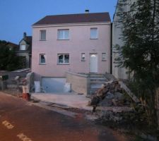 L'ancien muret a vécu ! Place au nouveau...