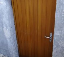 Porte d'acc&egrave;s au sous-sol