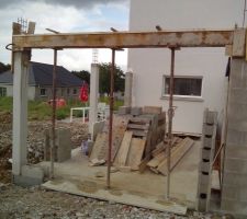 Coulage des poutres de la terrasse couverte