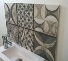 Crédence dans les wc