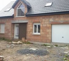 En attente de reprise des travaux........
Vivement la semaine prochaine pour que les travaux reprennent
Pose de l'escalier normalement pr&eacute;vu