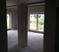 Vu de l entrée sur le salon/salle à manger.