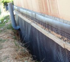 Fixation nappe drainante