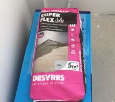 Colle superflex de chez desvres