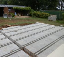 Pose des entrevous et des poutrelles.